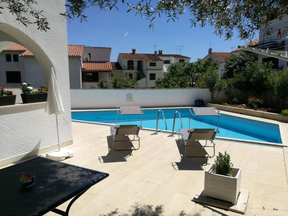 Ferienhaus Bozena Appartment 2 Vrsar Buitenkant foto
